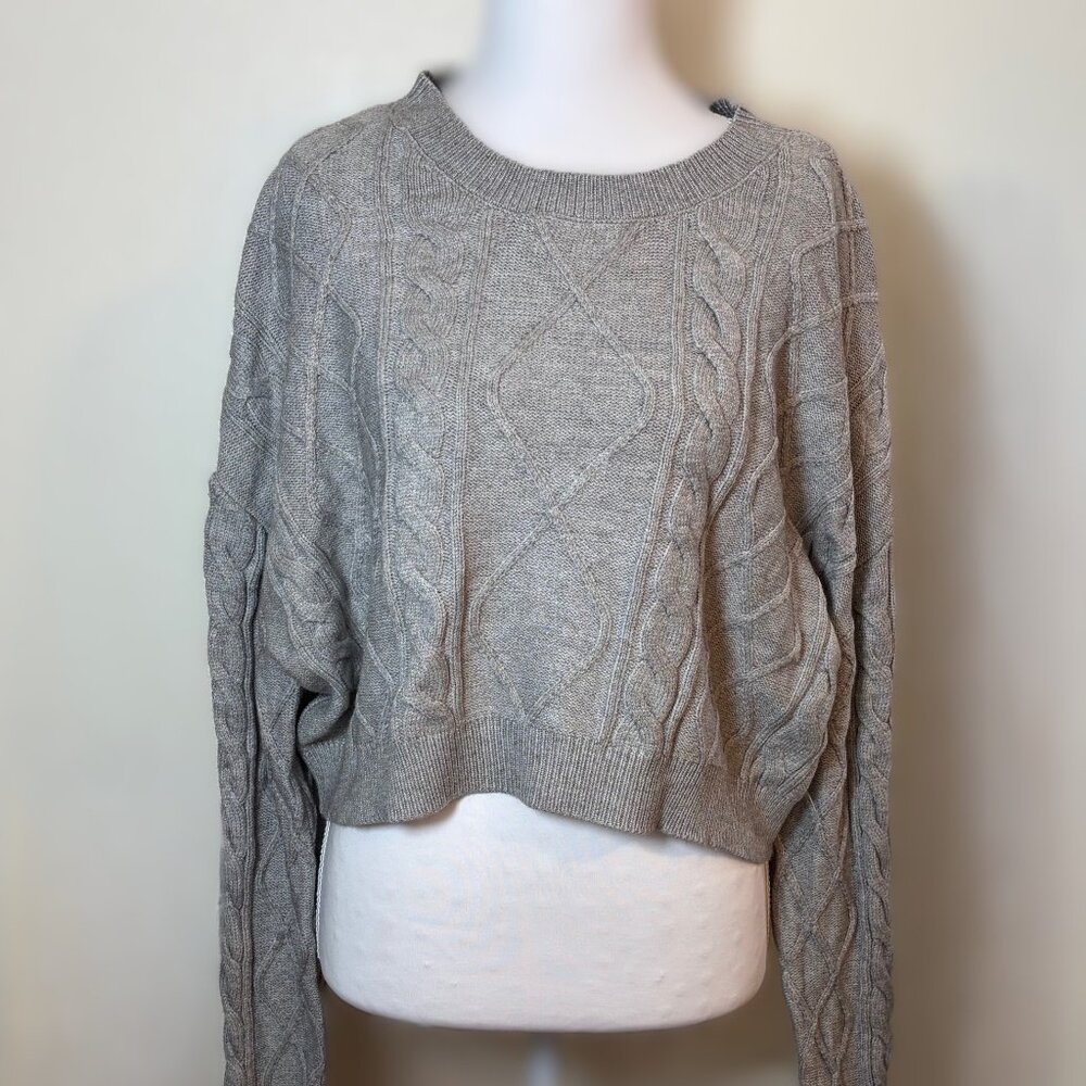Streetwear Society Medium Gray Cable Knit Cropped Sweater Y2K Coquette Soft Boho